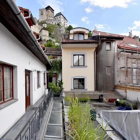 Apartment Pod Hradom *